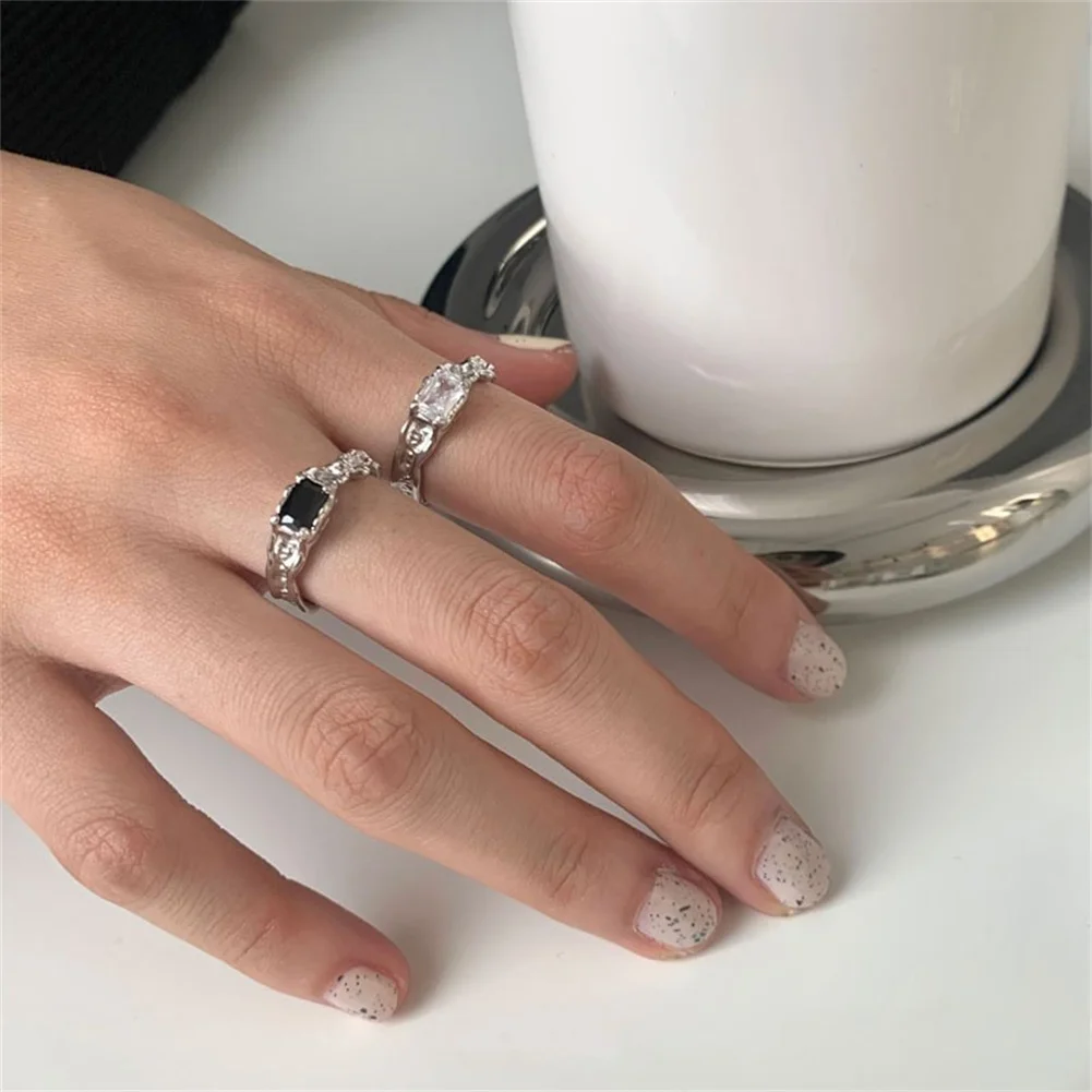 

Vintage Male Female Black Zircon Ring Square Crystal Small Stone Wedding Ring Trendy Silver Color Engagement Rings For Women Men