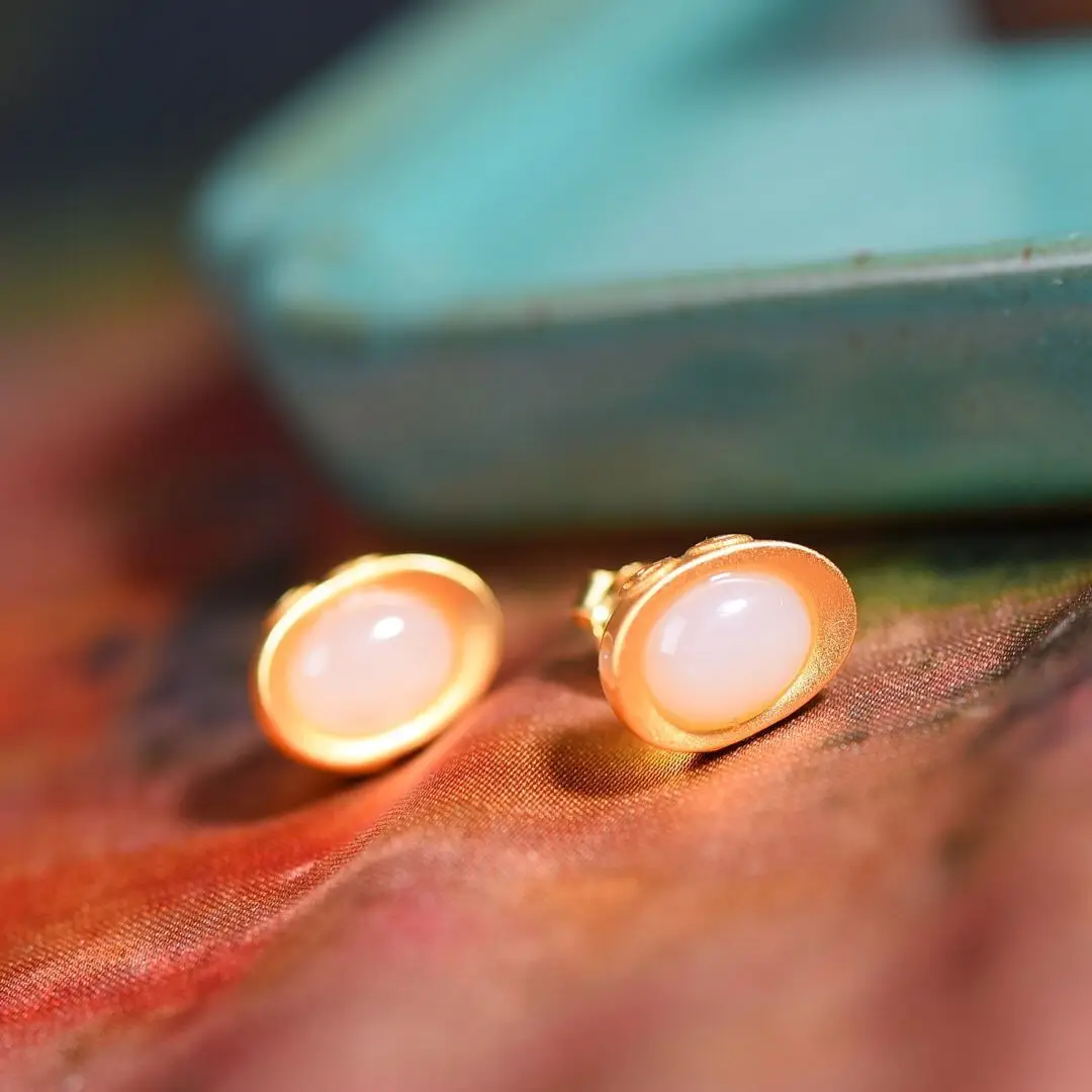 Серьги из серебра 925 пробы с белым нефритом и листьями | Украшения аксессуары