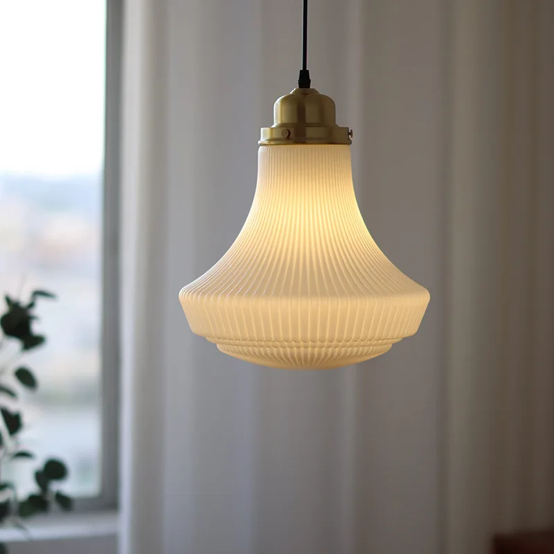 

Классический французский антикварный латунный подвесной светильник - люстра из опалового стекла ручной работы для декора ресторана, бара, кафе, отеля