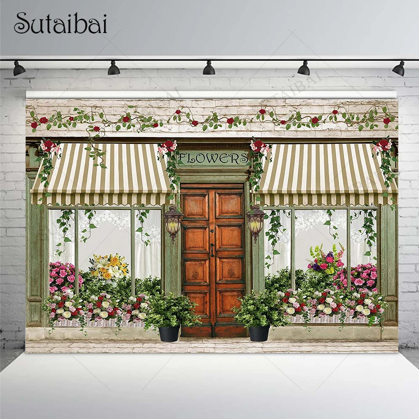 Виниловый фон с изображением цветов и окон в стиле ретро |