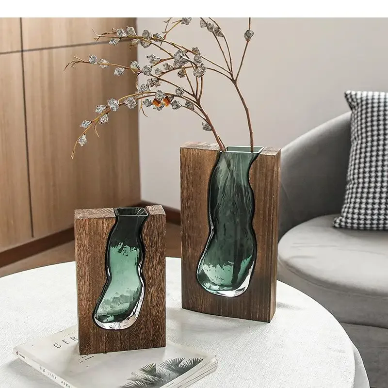 Ваза для инкрустации стеклянного стекла в деревянном корпусе