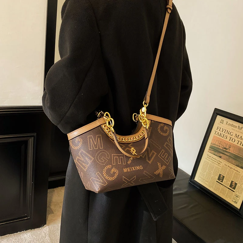 Large Capacity Handbags For Women 2023 New Popular Totse Bag Texture All-match Shoulder Bags Luxury Designer Crossbody Bags