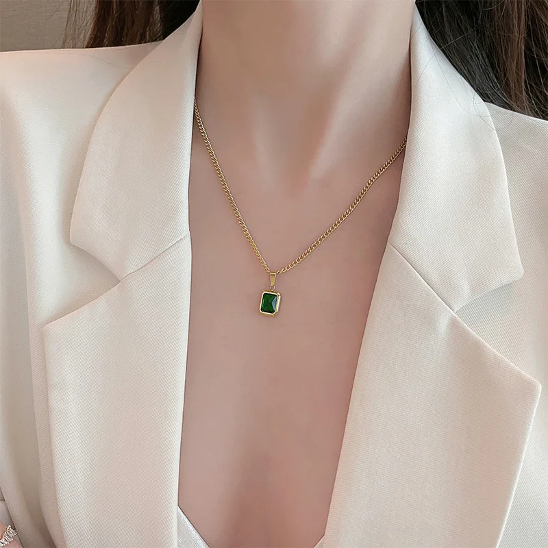 

Fashion Retro Square Green Zircon Pendant Necklace For Women Charm Necklace Girls Wedding Engagement Jewelry Gift