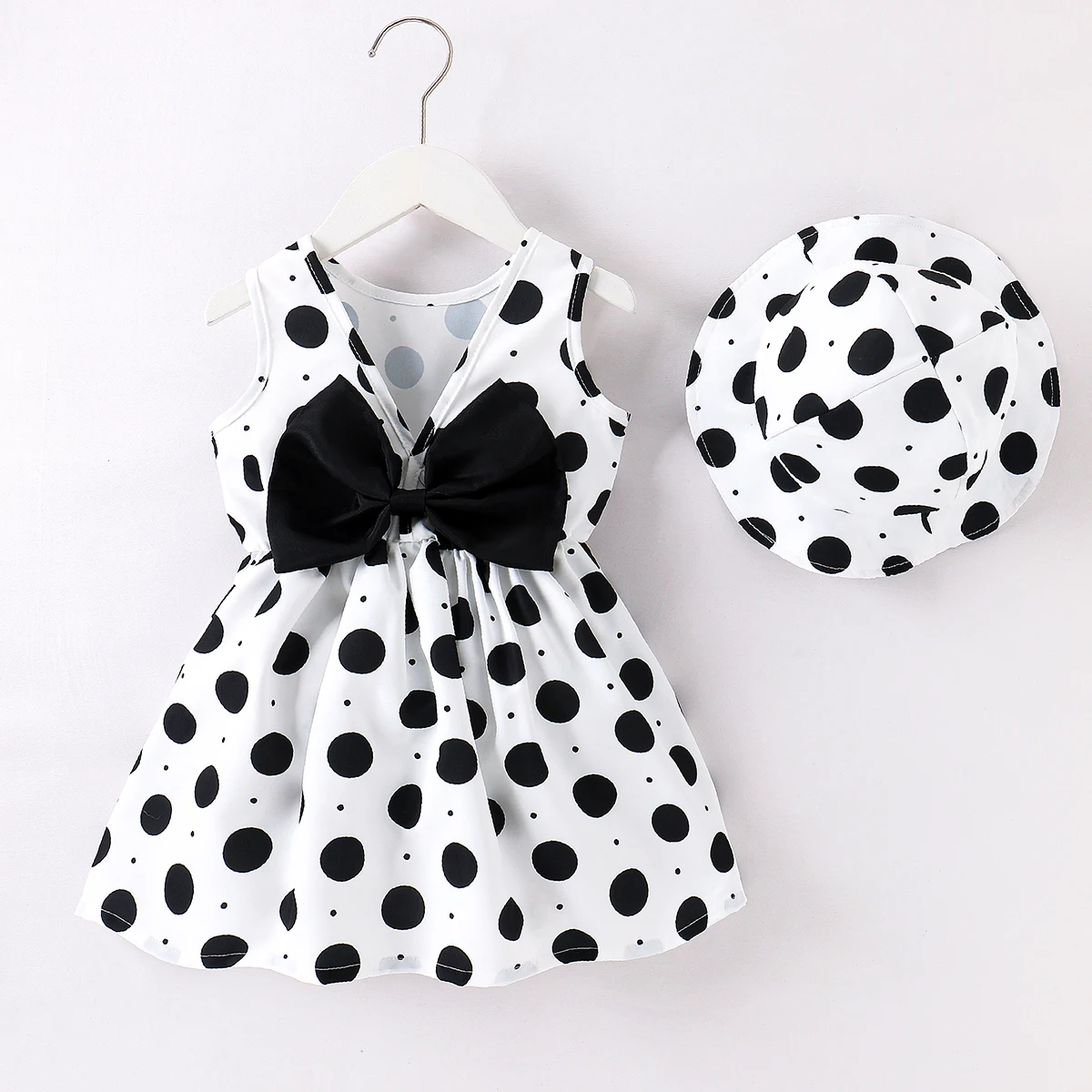 

PatPat 2Pcs Toddler Girl Sweet Polka Dots Fedora Hat & Bow Front Tank Dress