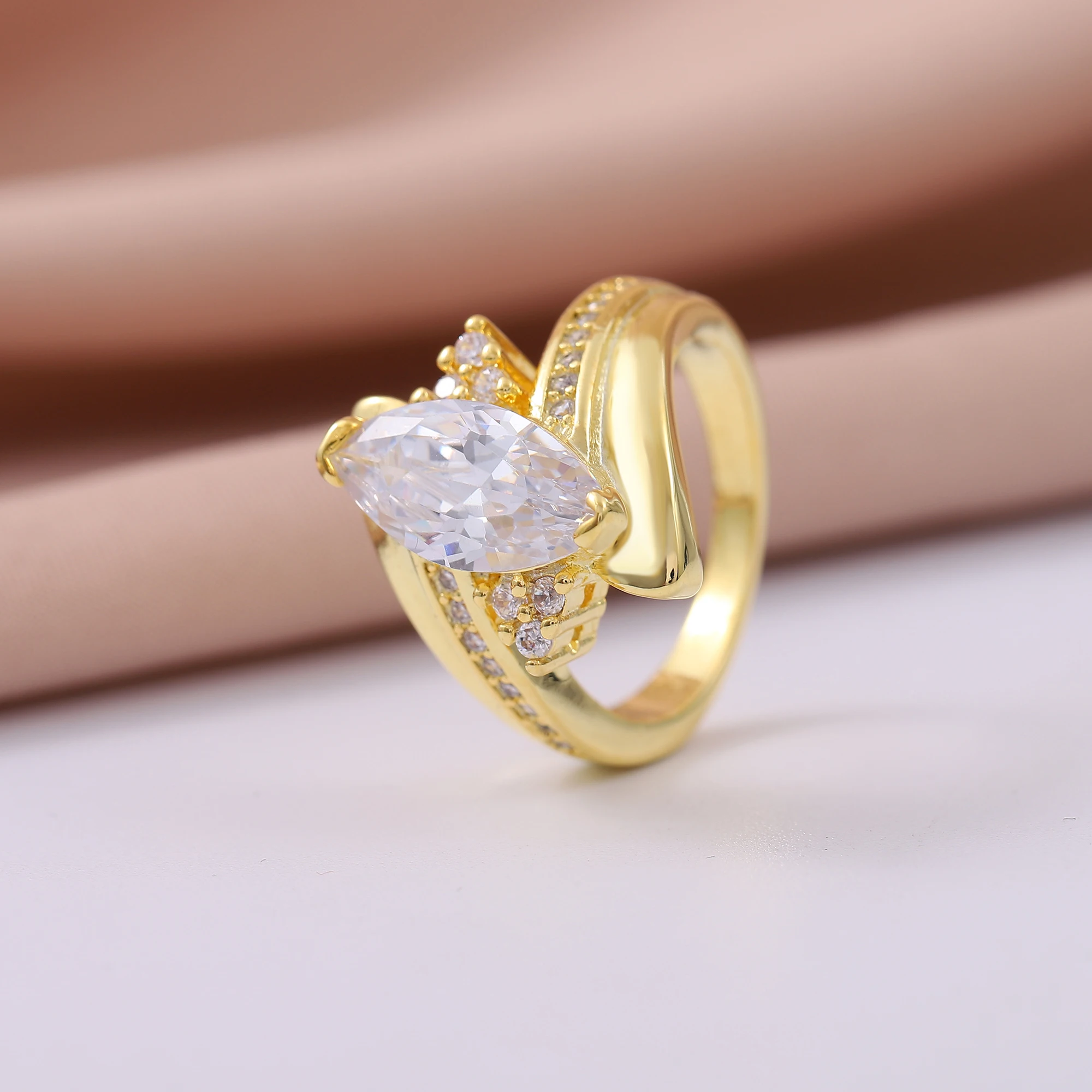 

New Ornament Golden Gemstone Gem Horse Eye Zircon Ring Temperament Style Ring Birthday Anniversary Gift Lady Ring