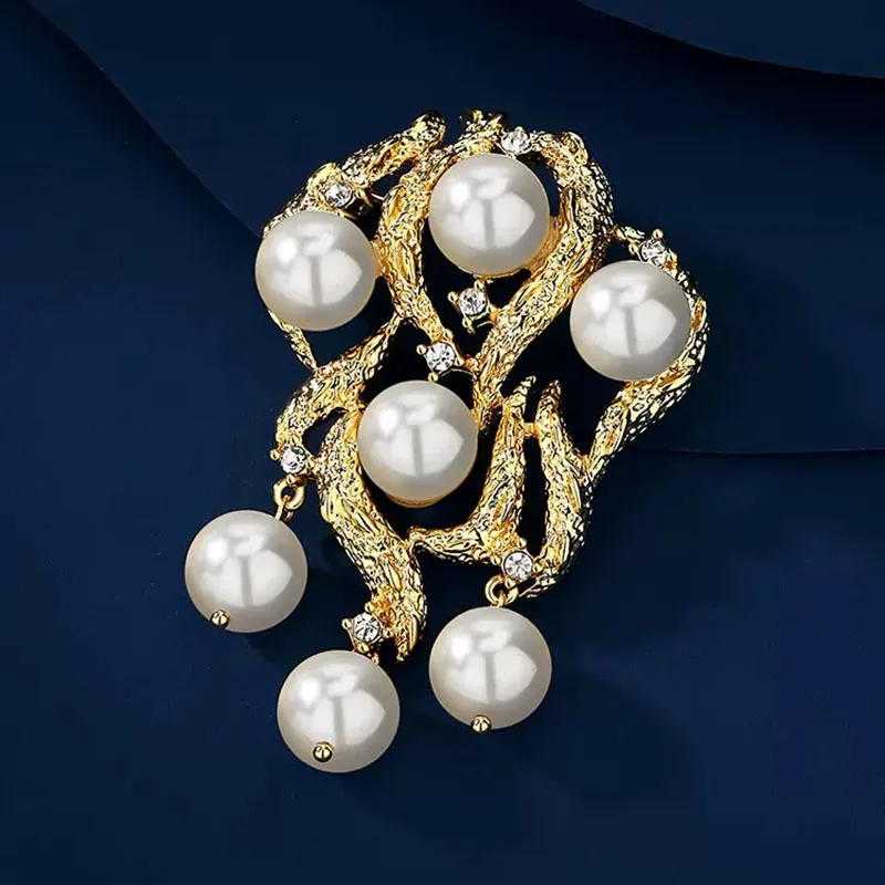 

Vintage Baroque Brooch Women Men Exquisite Luxury Pearl Badges Famous Design Retro Palace Trendy Pendant Corsage Accessories