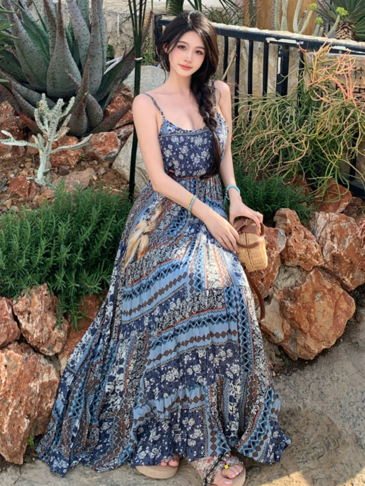 Yunnan Синьцзян Северо-Западная туристическая одежда Этническая вышивка открытый