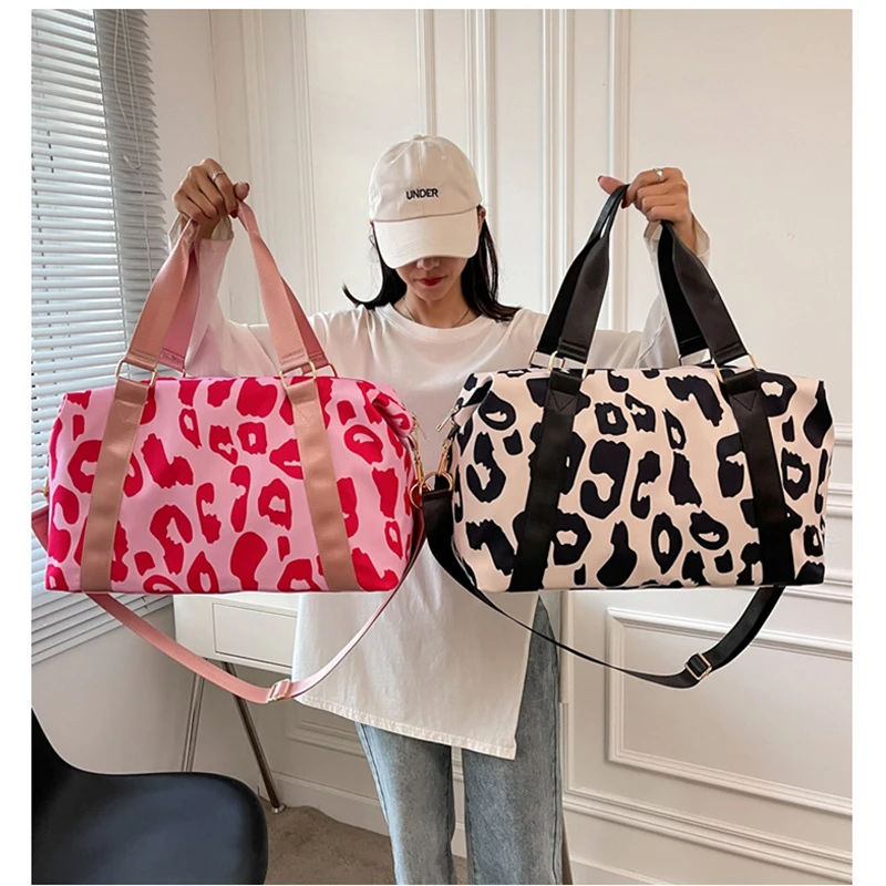 Cow Pattern Gym Fitness Bag Women'S Travel Luggage Female Handbag Dry Wet Duffle Weekender Outdoor Sports Shoulder Tote Bag