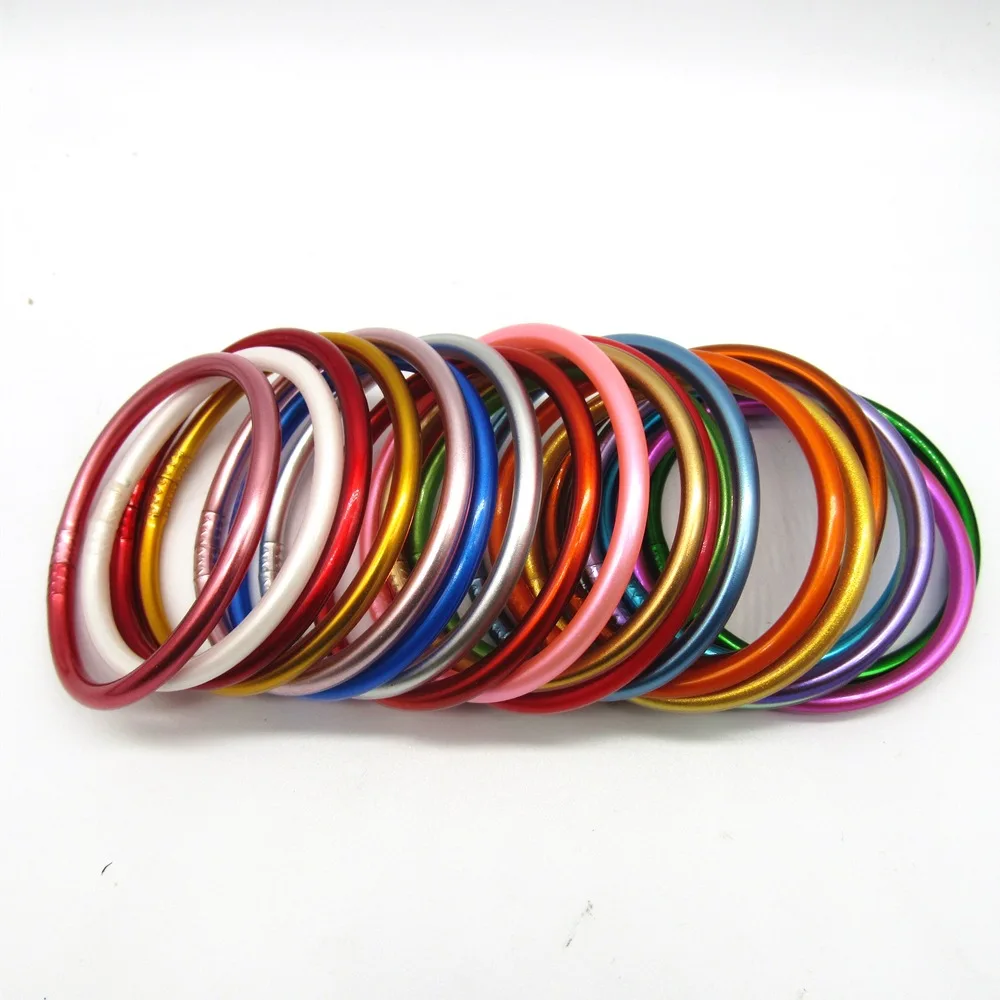 

2022 New Arrival Silicon Close Bracelets Set for Women Children All Weather Bangle Stack Silicone Plastic Glitter Jelly Bracelet