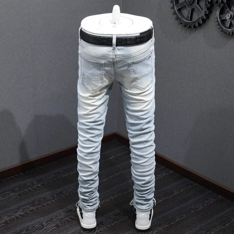 Рисунок 3 - Джинсы мужские Стрейчевые в стиле ретро