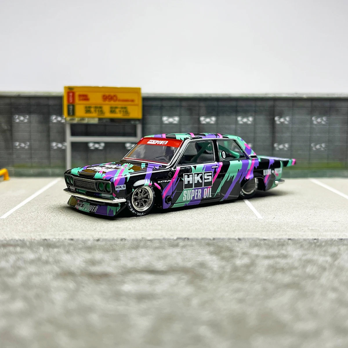 Фото 1:64 Kaido House 510 Datsun литая миниатюрная модель из сплава, украшение для взрослых, игрушка для мальчика, детский праздничный подарок на день рождения №3