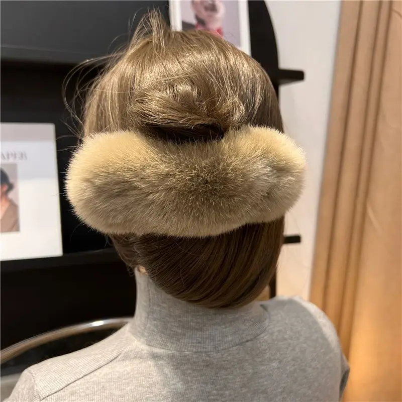 

New Winter Large Size Duckbill Clip Plush Hair Claw Trendy Casual Women Hair Clips Crab Barrettes Furry Solid Color Hairpin Gift
