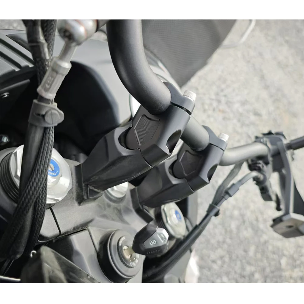 Фото Комплекты подъемников руля для мотоциклов BMW R1250GS, R1250RT, S1000XR, R1200RT: алюминиевые подъемники, приподнимающие и отдаляющие руль назад. №2