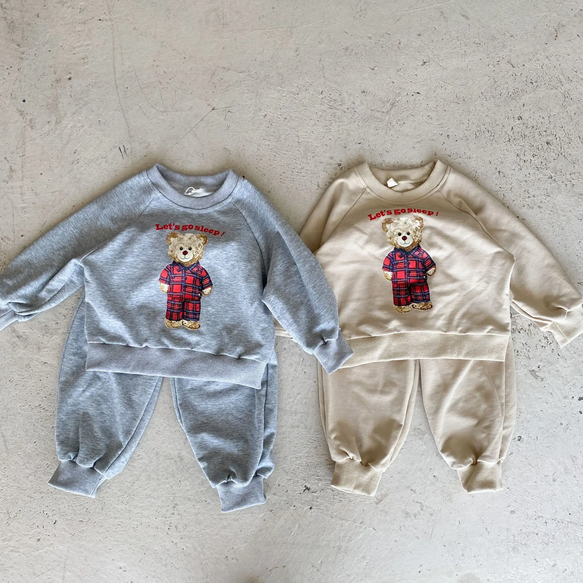 

Осень 2022, комплект детской Футболки с длинным рукавом и изображением медведя, топы и штаны для девочек, комплект из 2 предметов, хлопковые фу...