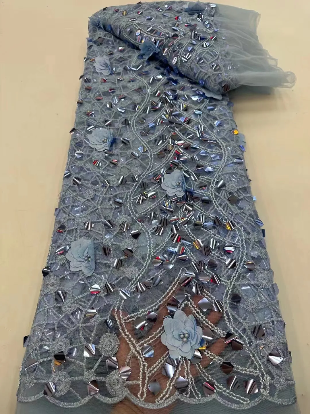 Рисунок 5 - 2023 кружевная ткань с 3D цветами и блестками