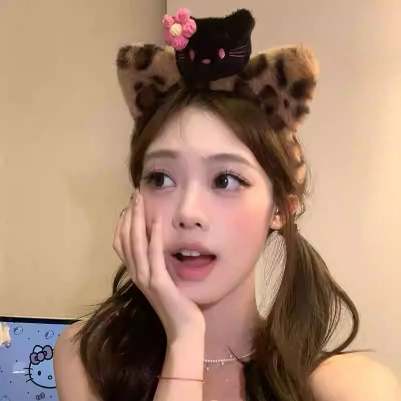 Новинка 2024 милая стильная повязка на голову Hello Kitty черная кожаная с леопардовым