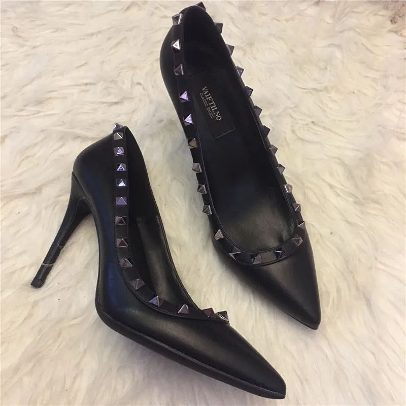 

Women Sexy High Heel Luxury Brand Designer Rivets Matt Patent Leather Office Wedding Shoes 8cm Heels Pointed Toe Woman Pumps