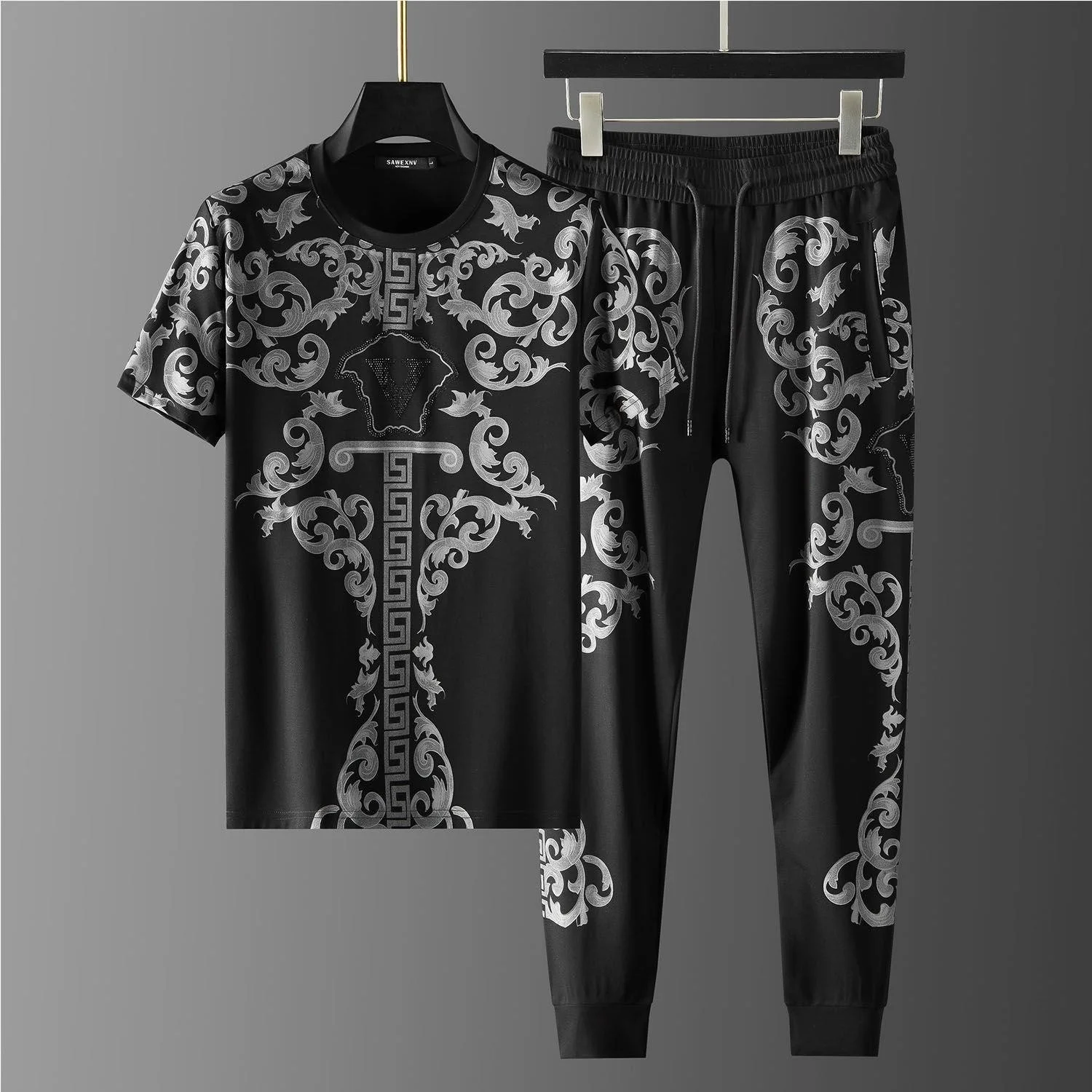 

Роскошный брендовый популярный костюм из футболки с коротким рукавом, повседневный костюм для спортсменов, новинка 2023, летняя модная крута...