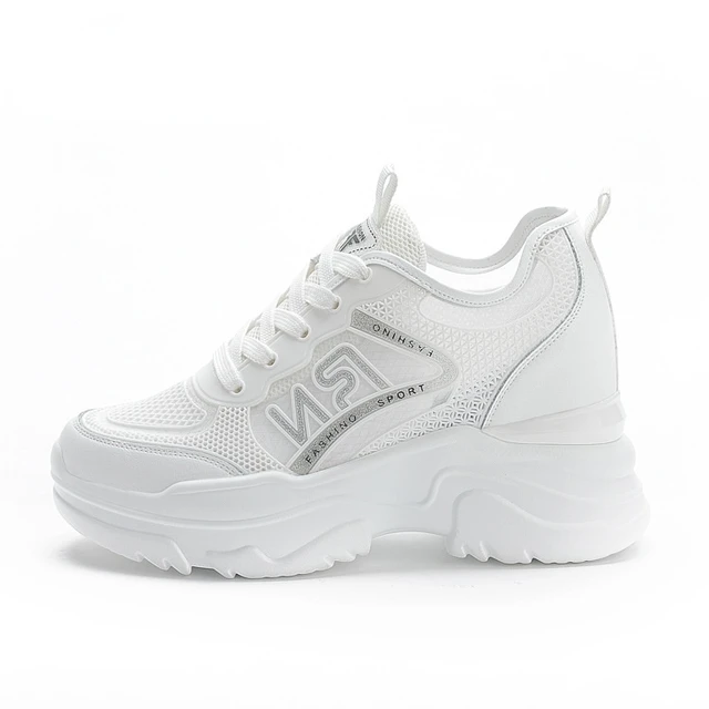 Спортивные кроссовки 2023