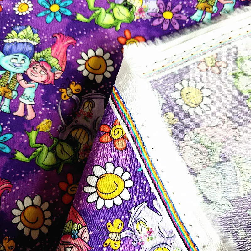 В наличии фиолетовая ткань из 100 хлопка с цифровой печатью персонажей
