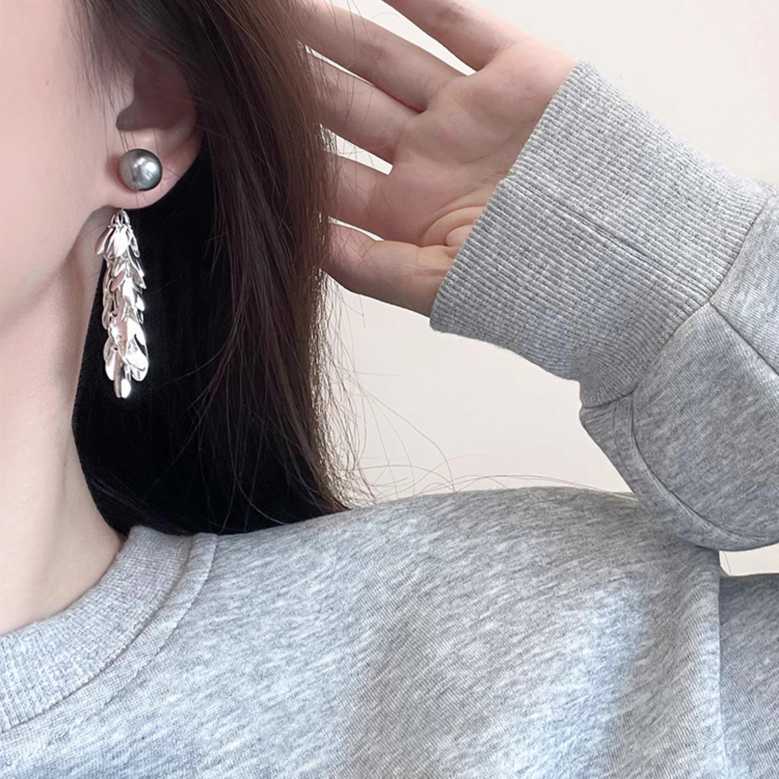 French Sparkling Wheat Tassel Gray Pearl Classy Stud Earrings for Women Dual-Wear Sle Eardrops Fancy |