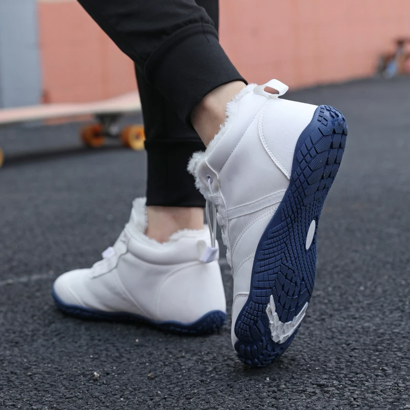 Зимние ботинки на меховой подкладке