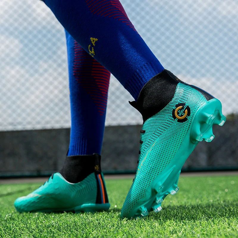 High-Top New Men's Soccer Shoes FG/TF Ultra-Light Outdoor Training Shoes Football Boots High-Quality Anti-Slip Sports Shoes