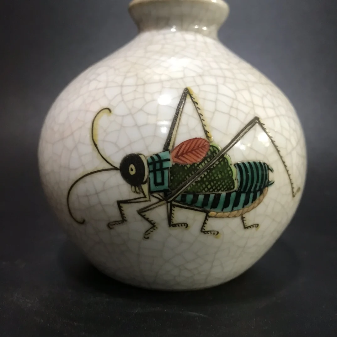 Ornament Collection value White Porcelain Open Slice Hand-painted Grasshopper Vase elegant  Exquisite gifts for best friends