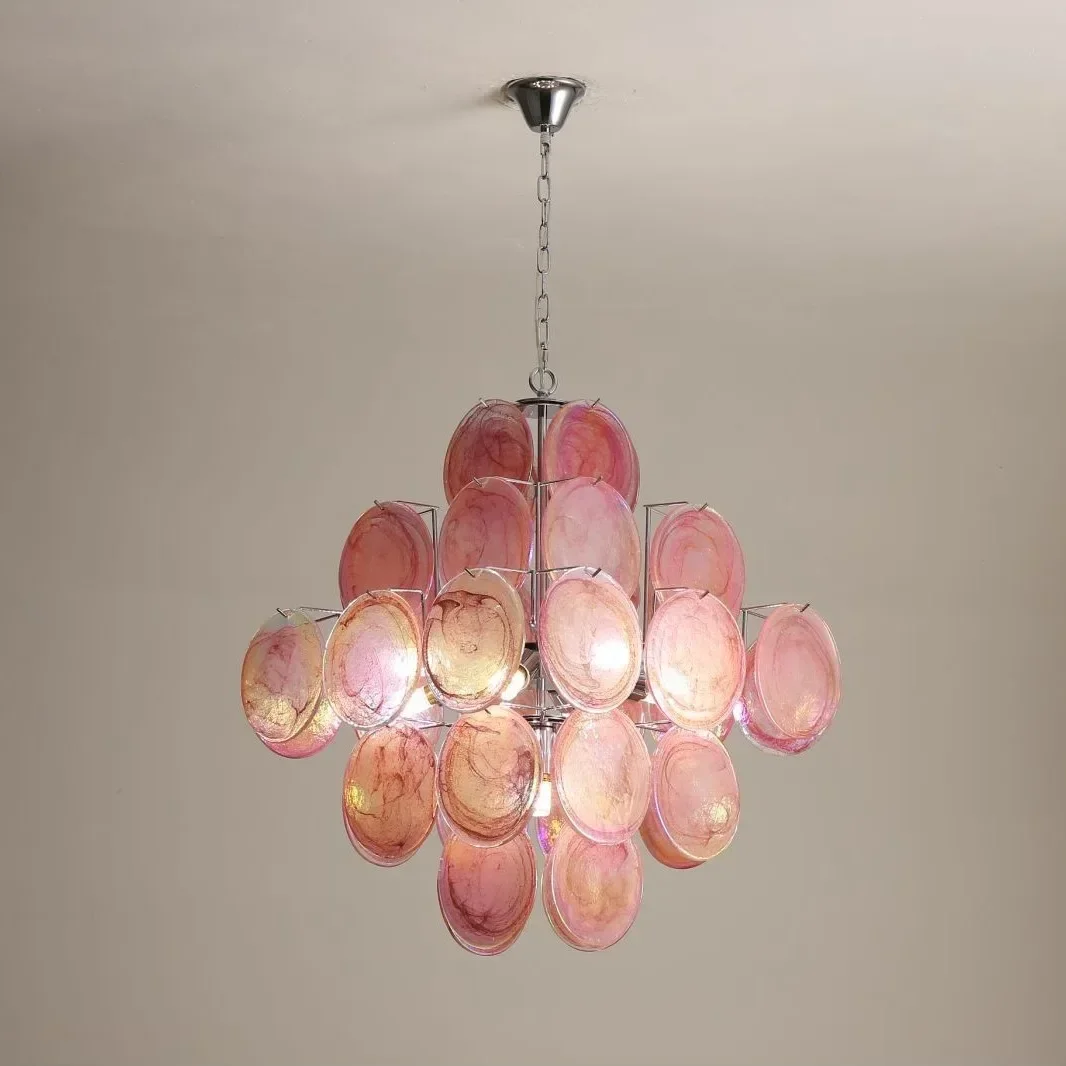 Винтажная люстра в итальянском стиле для спальни