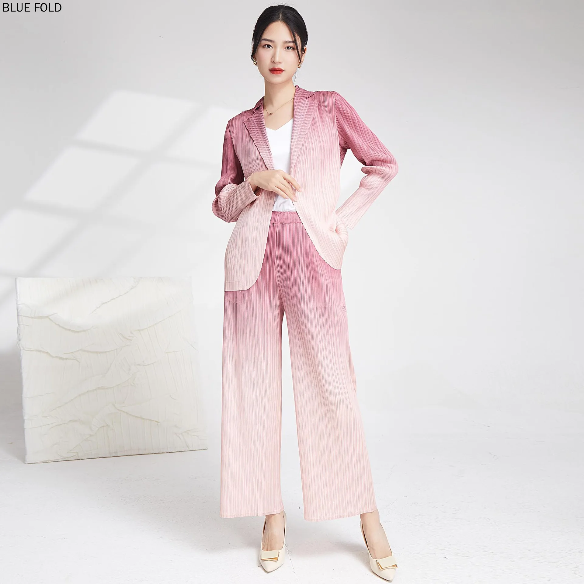 

MIYAKE Pleated Suit Women's Fashion Gradient Suit Jacket Vertical Sense Straight-leg Pants Commuting Workplace Two-piece Suit