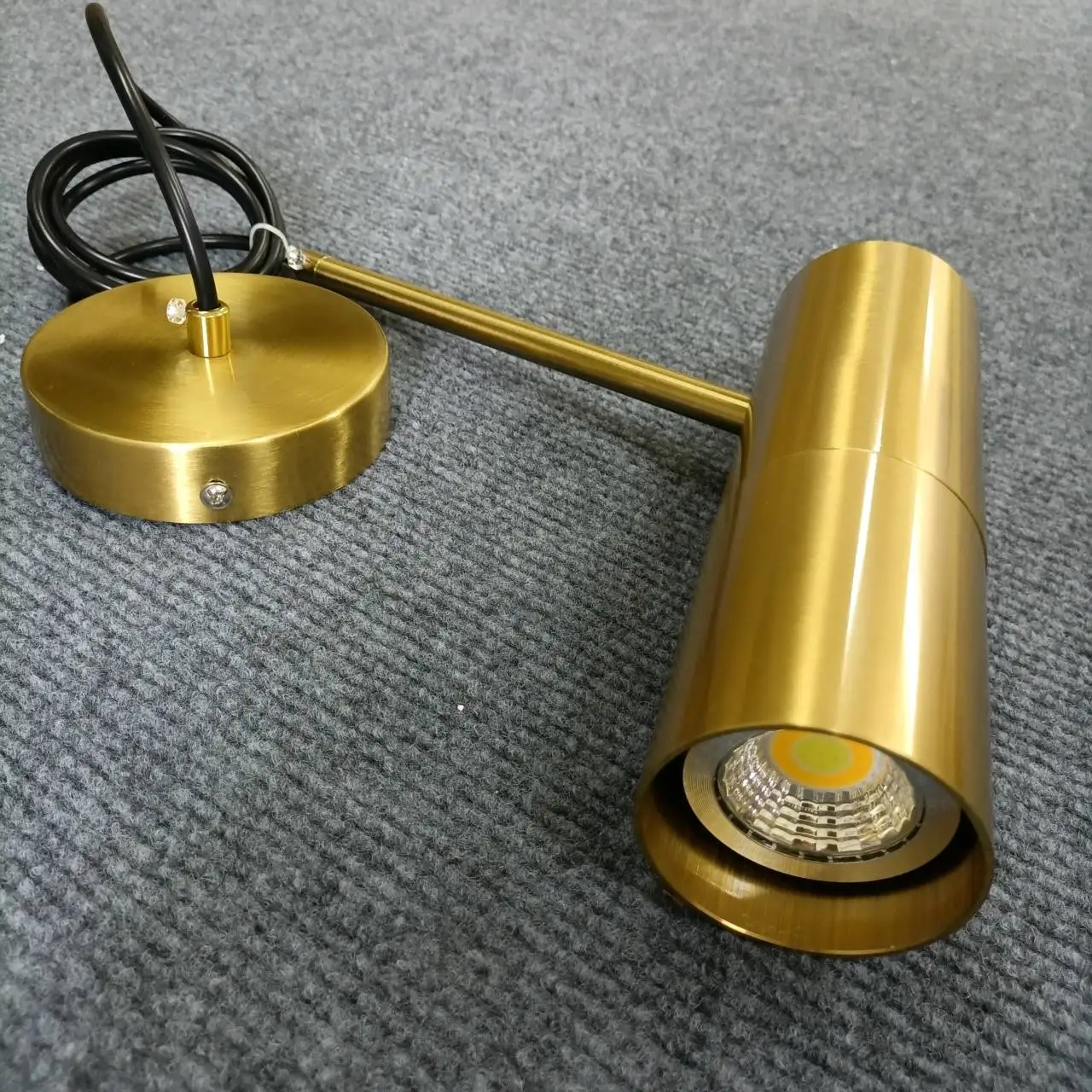 Минималистичный подвесной светильник в виде планшетов Подвесная лампа для