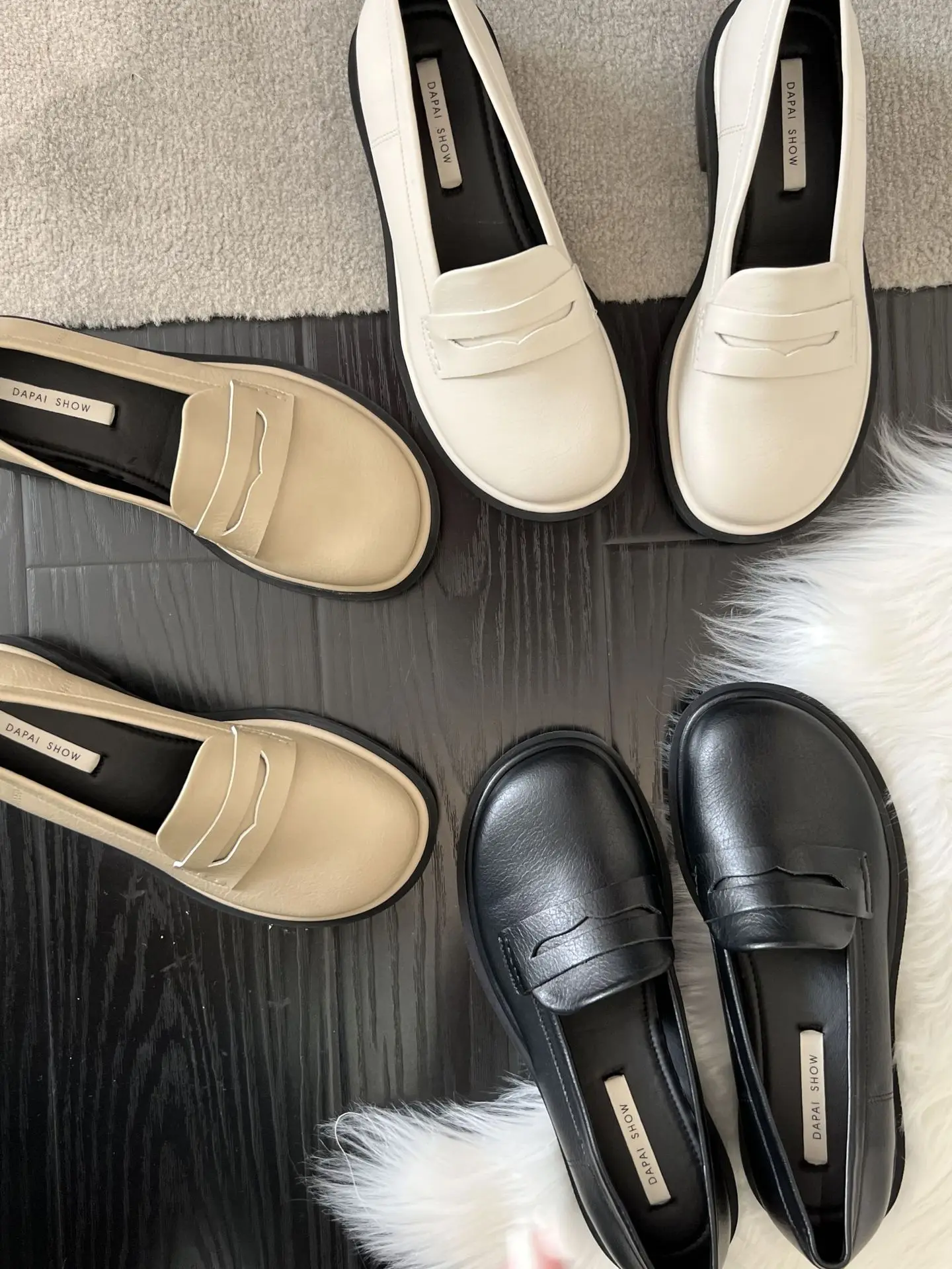 

Туфли на низком каблуке из натуральной кожи в римском стиле