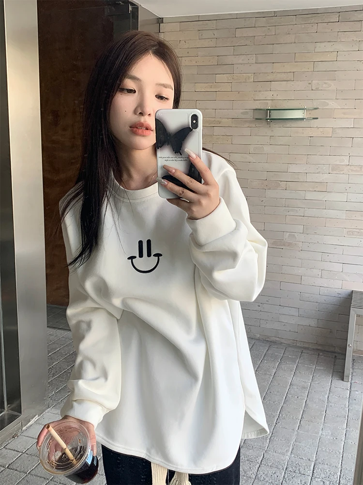 

GM4614 простая футболка с принтом улыбающегося лица с длинным рукавом Осень 2023 Новая модная универсальная свободная футболка с круглым вырезом ins