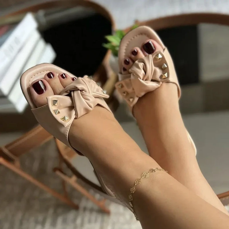 

2022 Summer New Style Rivet Decorative Bow Women Sandals Fashion Beach Slippers Solid Color Casual Women's Shoes Plus Size