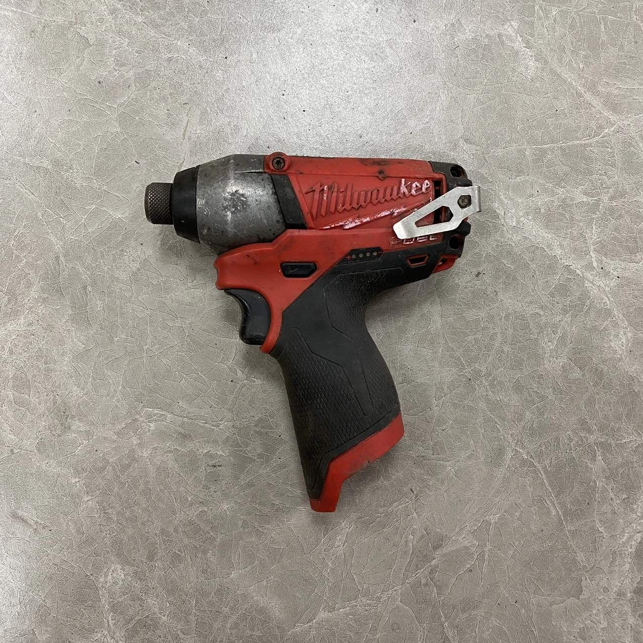 

Бесщеточная ударная отвертка Milwaukee M12 2454-20