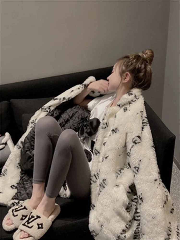 Пальто женское белое свободное толстые длинные меховые куртки зима 2022 новая