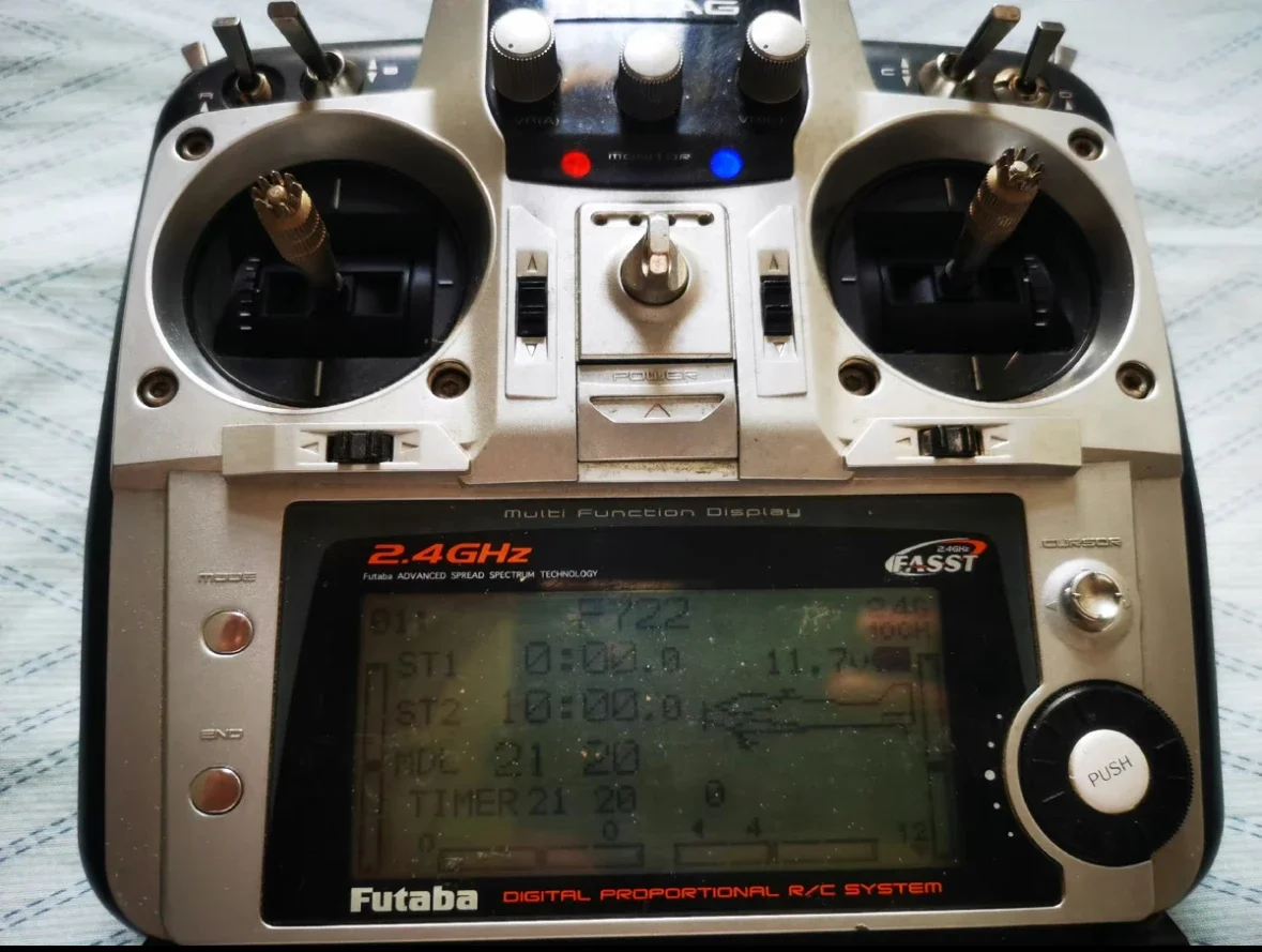 Фото Futaba ADVANCED SPREAD SPECTRUM 85% новый 10CAG 10C T10CAG 2.4GHz 2.4g FASST 2048 10-канальный передатчик TX для радиосистемы FASST №4