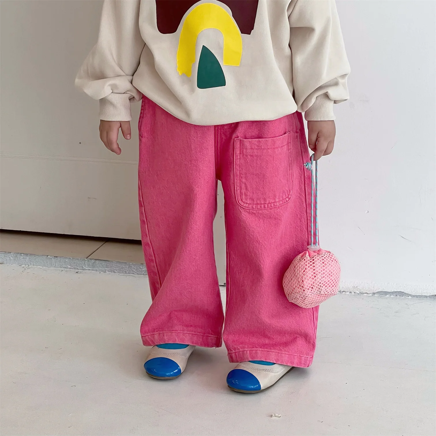 

2023 Модная Джинсовая одежда для девочек, детские широкие розовые повседневные корейские брюки, стильные штаны, новинка весны