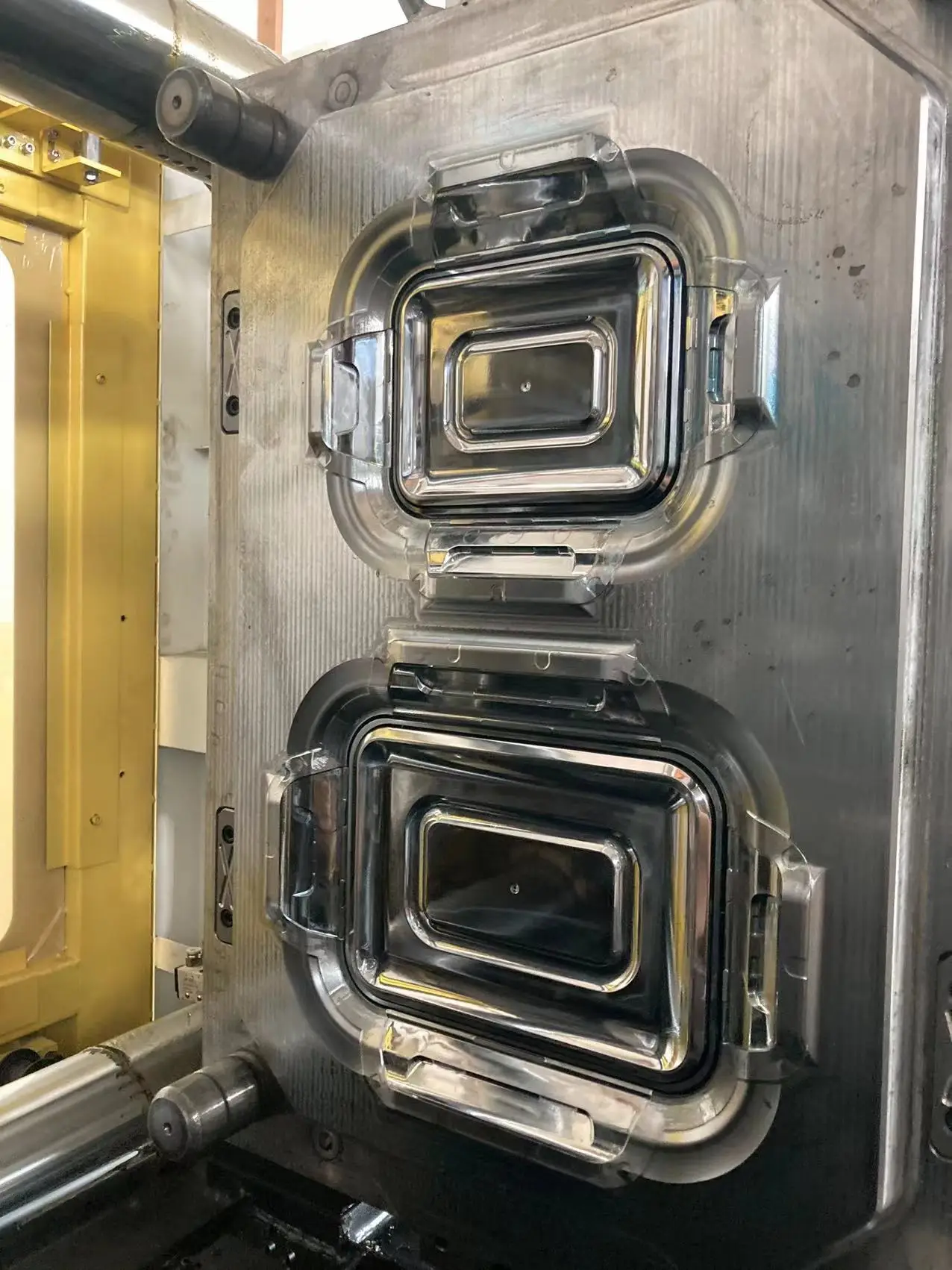 Рисунок 6 - Дешевый китайский Надежный пластиковый