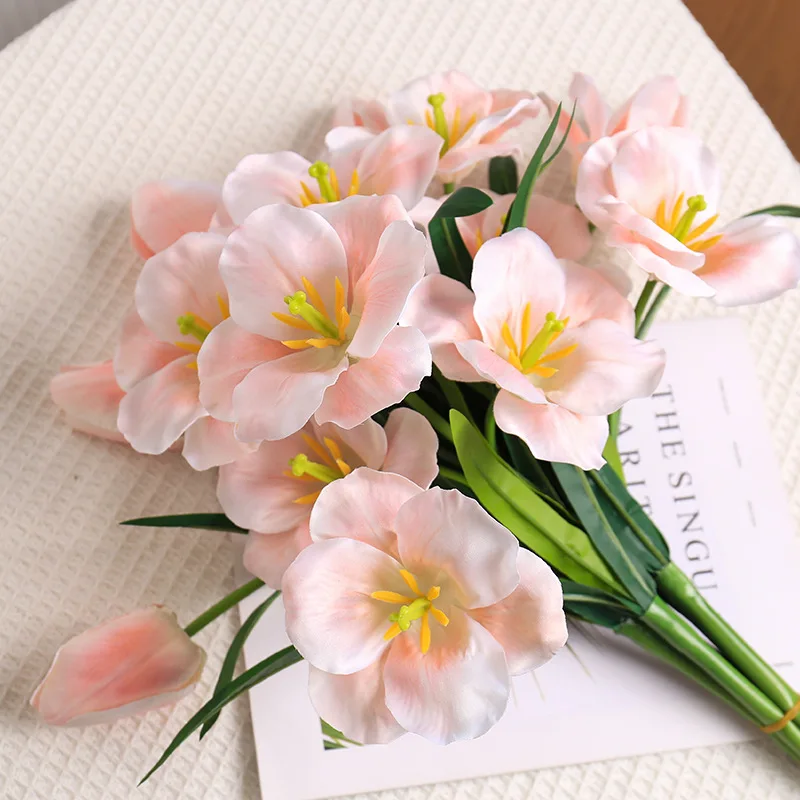 Искусственные шелковые тюльпаны 3 штуки