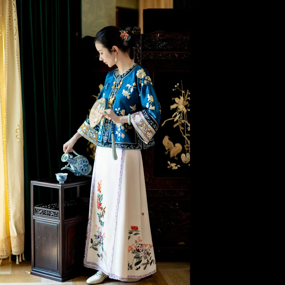

Осенний винтажный атласный синий костюм Тан с круглым вырезом и длинными рукавами с принтом женская Улучшенная повседневная одежда в стиле династии Цин