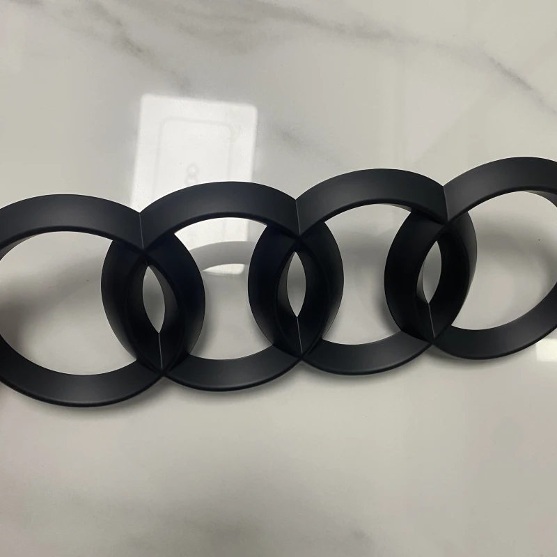 

AUDI Q8 4-кольцевой логотип ABS, эмблема с прямым покрытием, автомобильный капот, передняя решетка, эмблема заднего багажника, значок Q8, аксессуар для ремонта