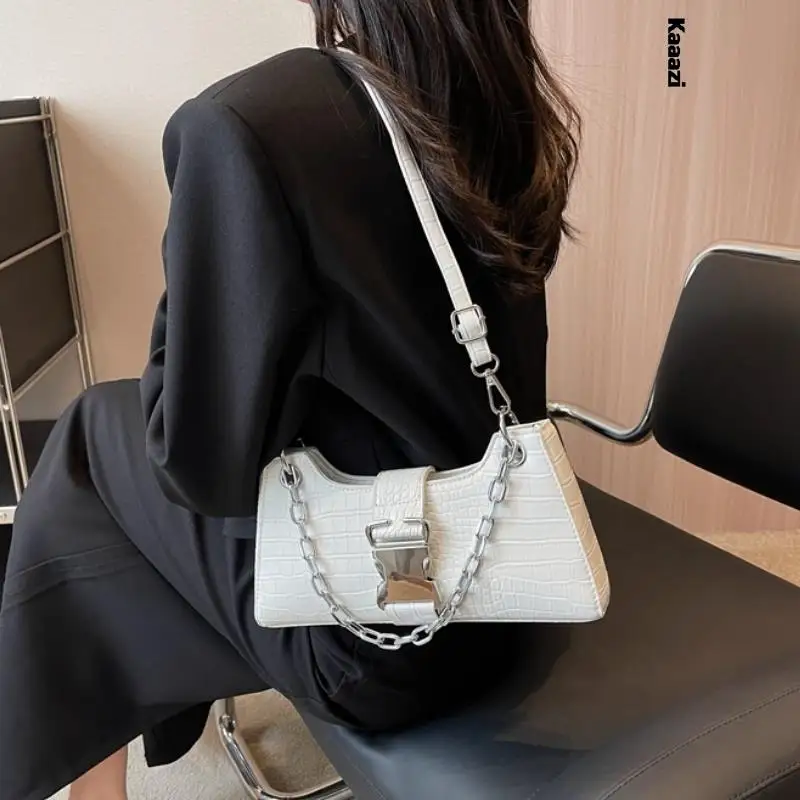 

Классические стильные сумочки, дизайнерская Универсальная женская сумка через плечо на цепочке, летняя Роскошная маленькая сумка через плечо из мягкой кожи, новинка 2023