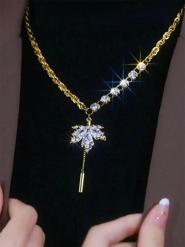 

Женское ожерелье с подвеской в виде кленового листа