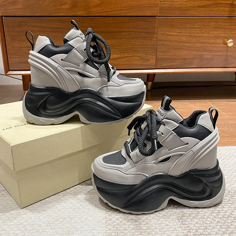 

Женские кроссовки на массивной платформе 11 см, модная спортивная обувь на толстой подошве, белые теплые, для бега, на осень