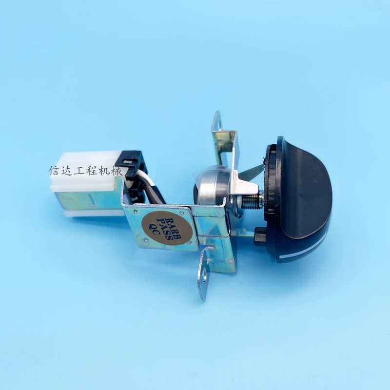 

Excavator suitable for Komatsu 120/200/220/360-7-8 refueling gear switch accelerator knob / with iron frame