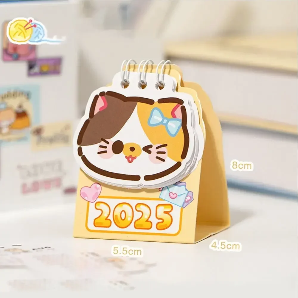 

Мини-календарь 2025 в форме кота