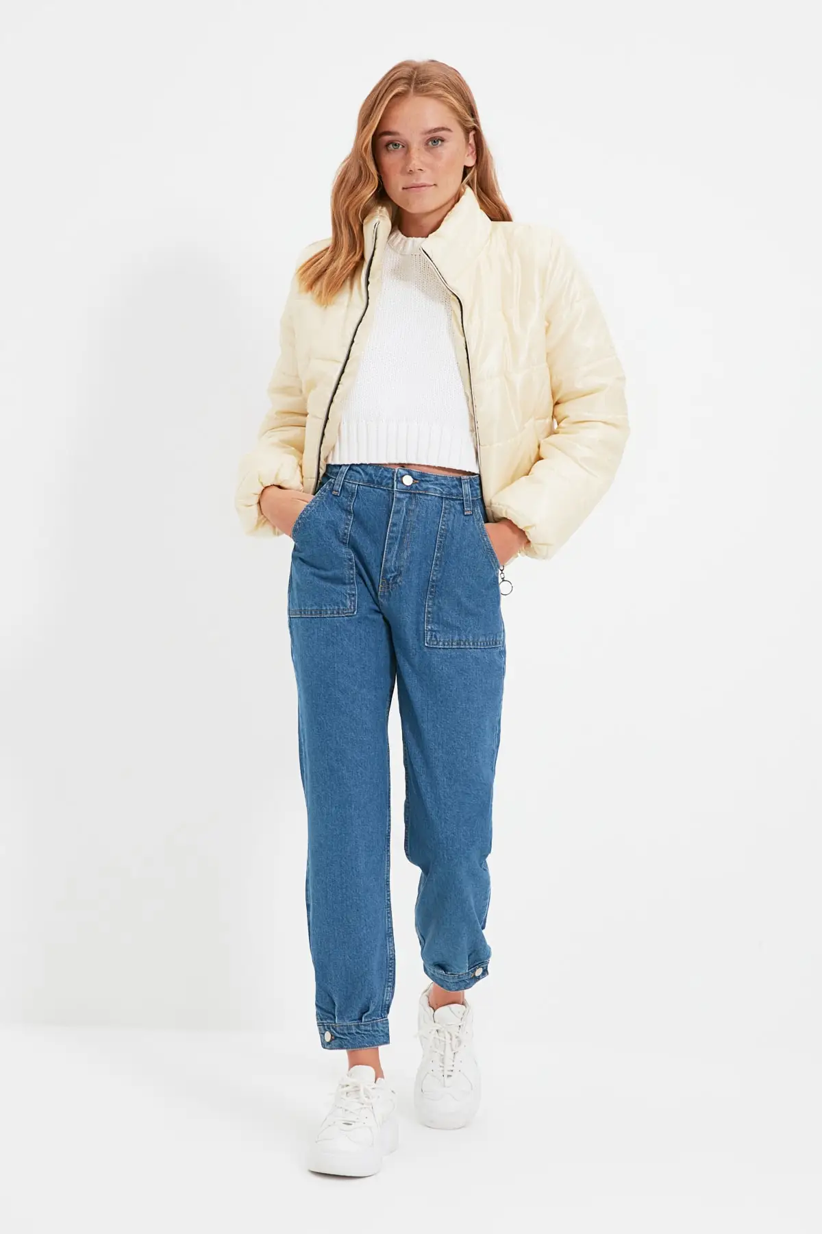

Trendyol Pocket Detail High Bel Mom Jeans TWOAW22JE1006