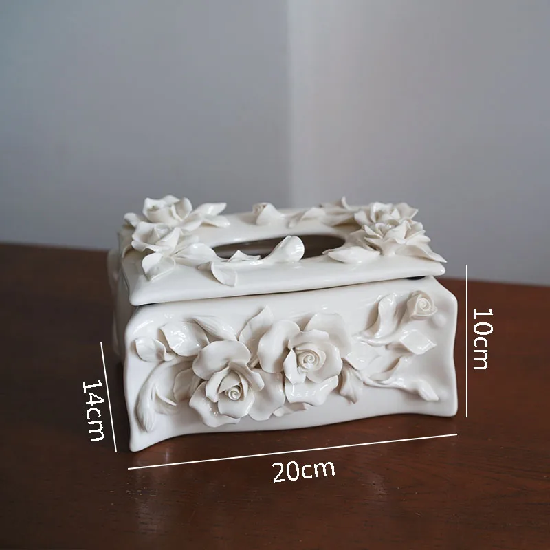 

Розовая керамическая коробка для салфеток