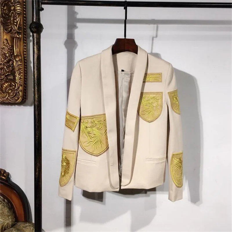 

Spring Suit Mens Blazer Autumn Khaki Badge Small Jackets Slim Korean Edition British College Style Hairstylist Casual Clothes